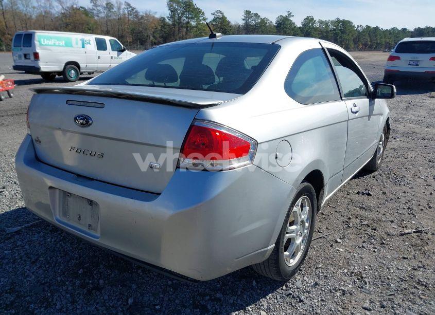 Photo 4 of 2010 Ford Focus SE (VIN 1FAHP3CN5AW140444)