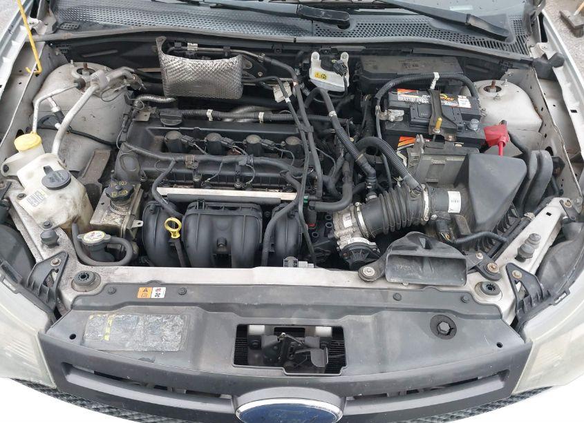 Photo 10 of 2010 Ford Focus SE (VIN 1FAHP3CN6AW153056)