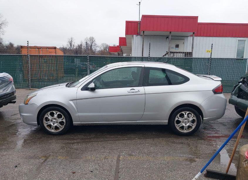 Photo 14 of 2010 Ford Focus SE (VIN 1FAHP3CN6AW153056)