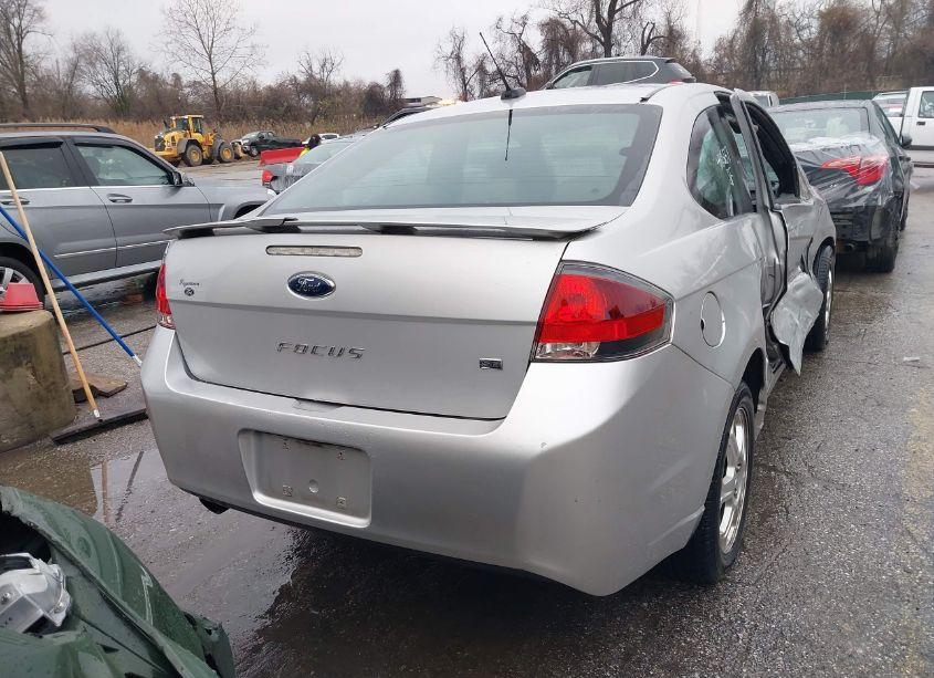Photo 16 of 2010 Ford Focus SE (VIN 1FAHP3CN6AW153056)