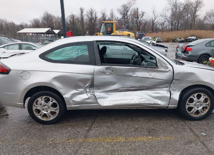 Photo 17 of 2010 Ford Focus SE (VIN 1FAHP3CN6AW153056)