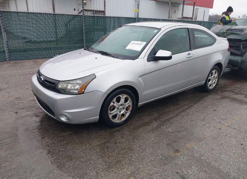 Photo 2 of 2010 Ford Focus SE (VIN 1FAHP3CN6AW153056)