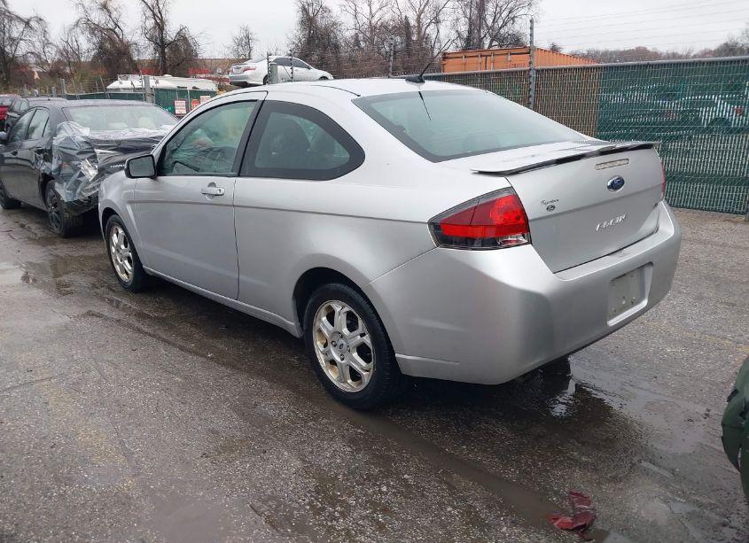 Photo 3 of 2010 Ford Focus SE (VIN 1FAHP3CN6AW153056)