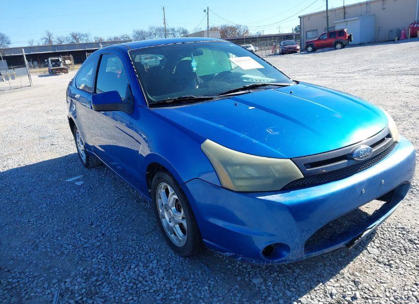 2010 Ford Focus SE (VIN 1FAHP3CN6AW153090) main photo