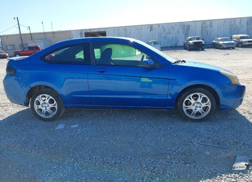 Photo 13 of 2010 Ford Focus SE (VIN 1FAHP3CN6AW153090)