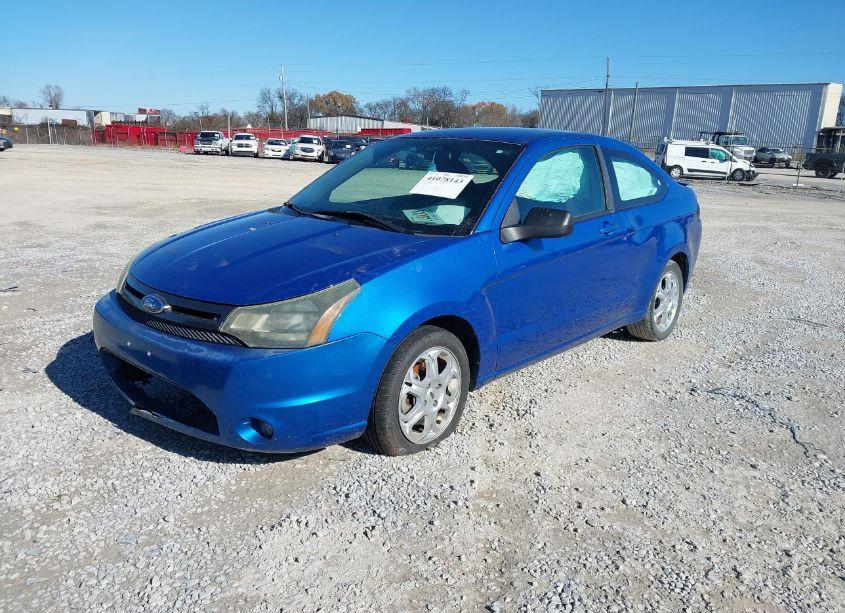 Photo 2 of 2010 Ford Focus SE (VIN 1FAHP3CN6AW153090)