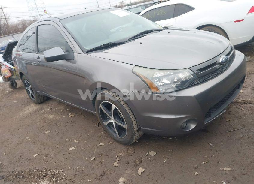 2010 Ford Focus SE (VIN 1FAHP3CN6AW201770) main photo