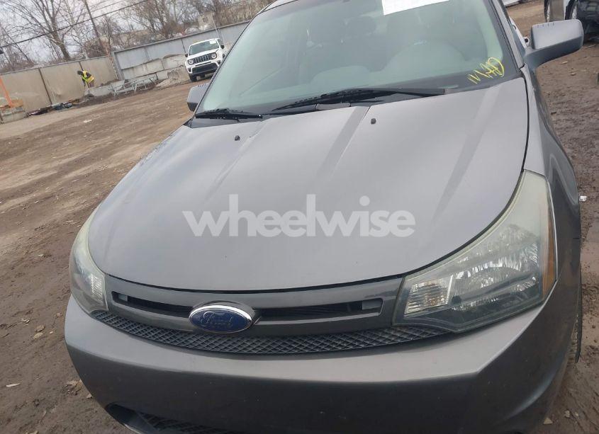 Photo 12 of 2010 Ford Focus SE (VIN 1FAHP3CN6AW201770)