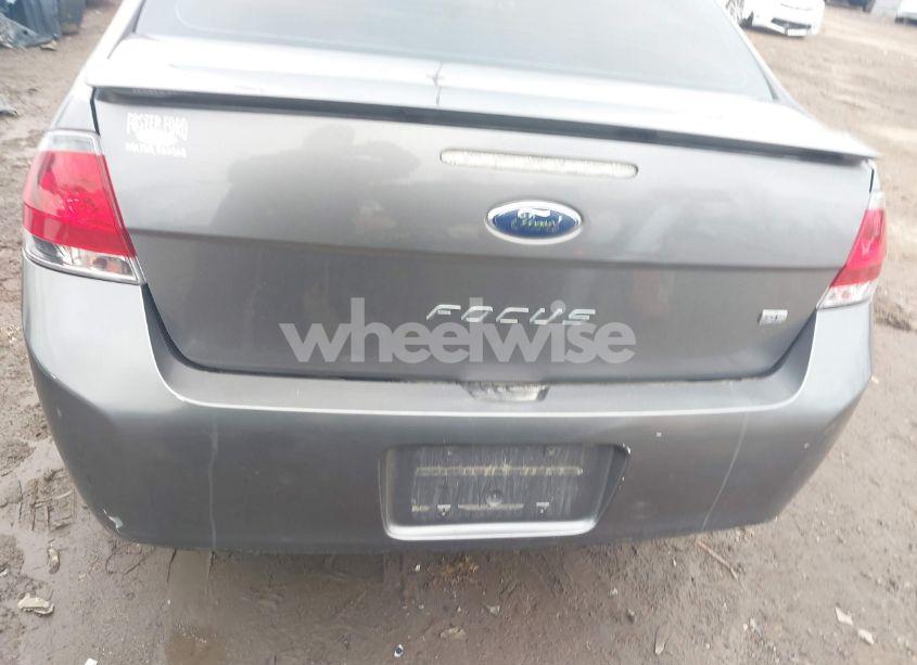 Photo 16 of 2010 Ford Focus SE (VIN 1FAHP3CN6AW201770)
