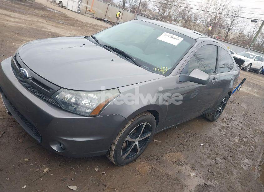 Photo 2 of 2010 Ford Focus SE (VIN 1FAHP3CN6AW201770)