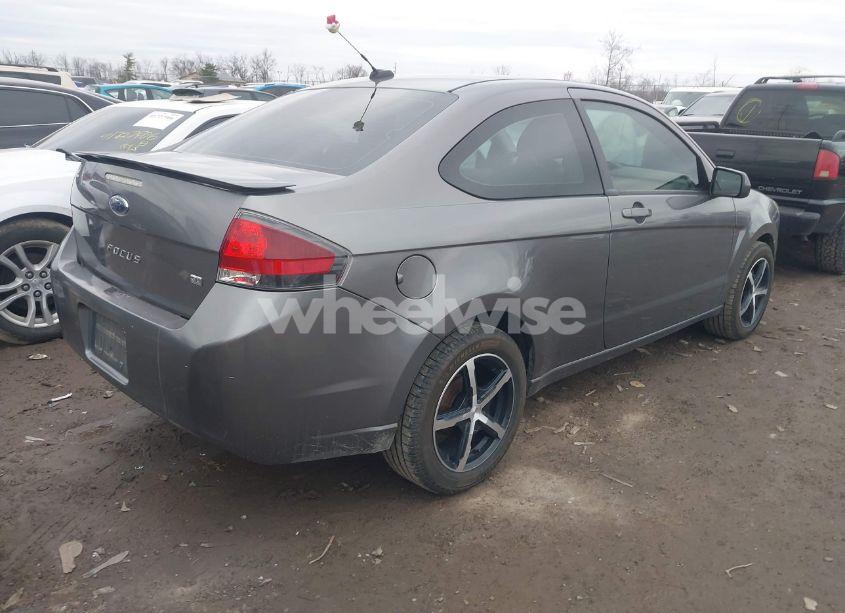 Photo 4 of 2010 Ford Focus SE (VIN 1FAHP3CN6AW201770)