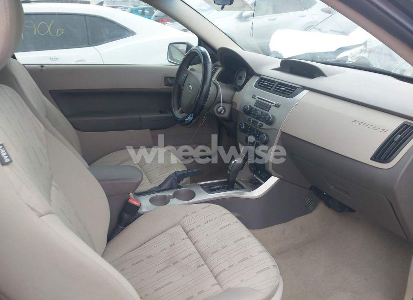 Photo 5 of 2010 Ford Focus SE (VIN 1FAHP3CN6AW201770)