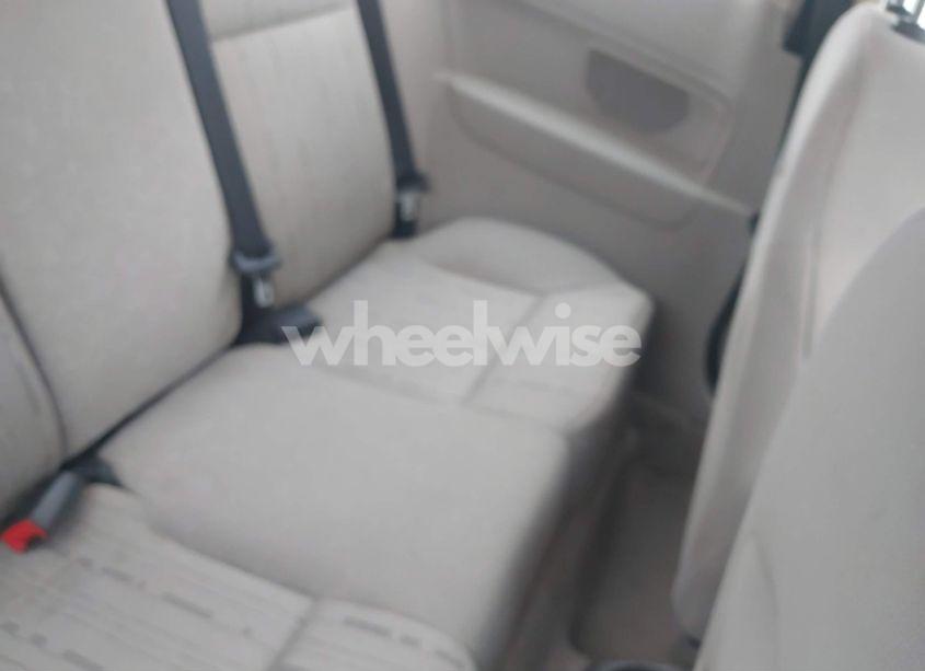 Photo 8 of 2010 Ford Focus SE (VIN 1FAHP3CN6AW201770)