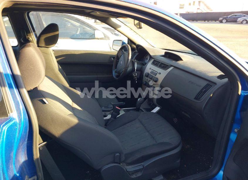 Photo 5 of 2010 Ford Focus SE (VIN 1FAHP3CN8AW138641)