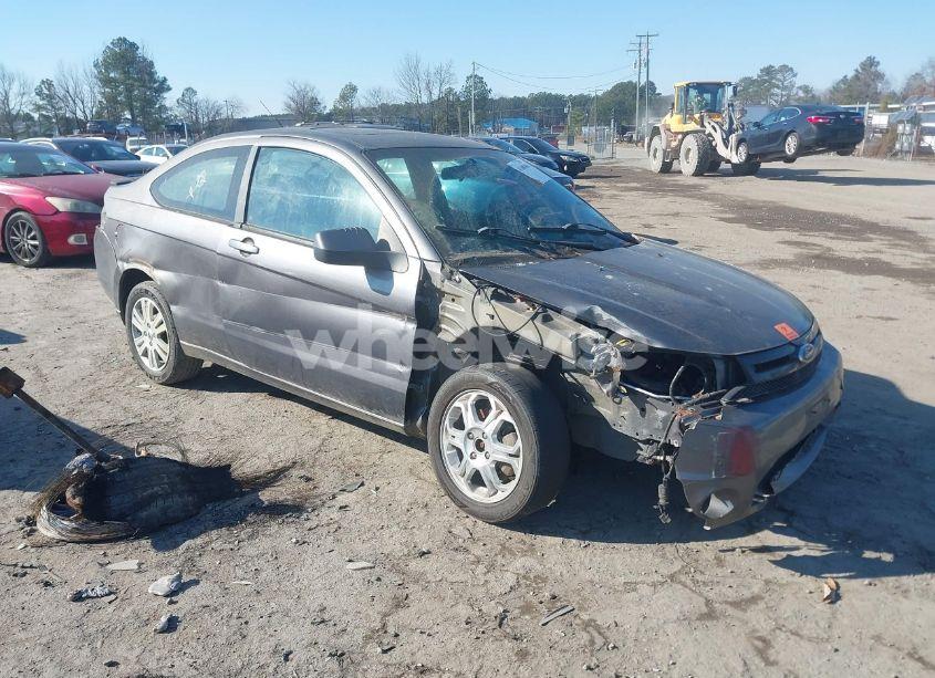 2010 Ford Focus SE (VIN 1FAHP3CN9AW116261) main photo