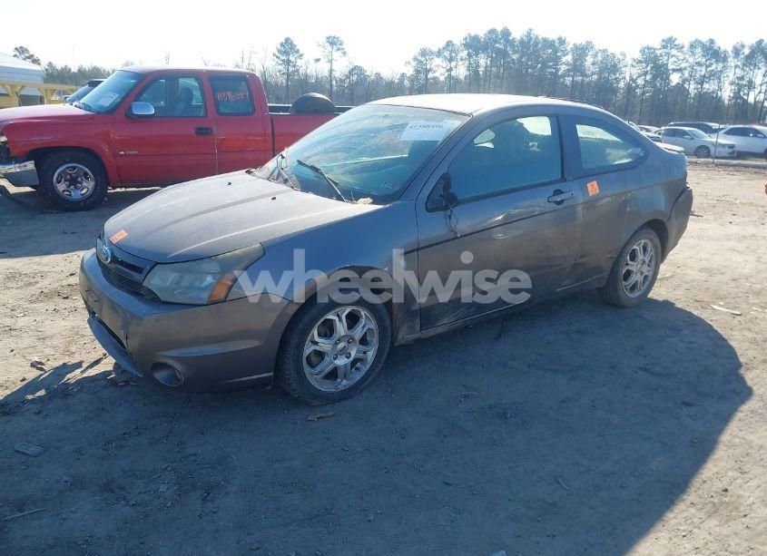 Photo 2 of 2010 Ford Focus SE (VIN 1FAHP3CN9AW116261)