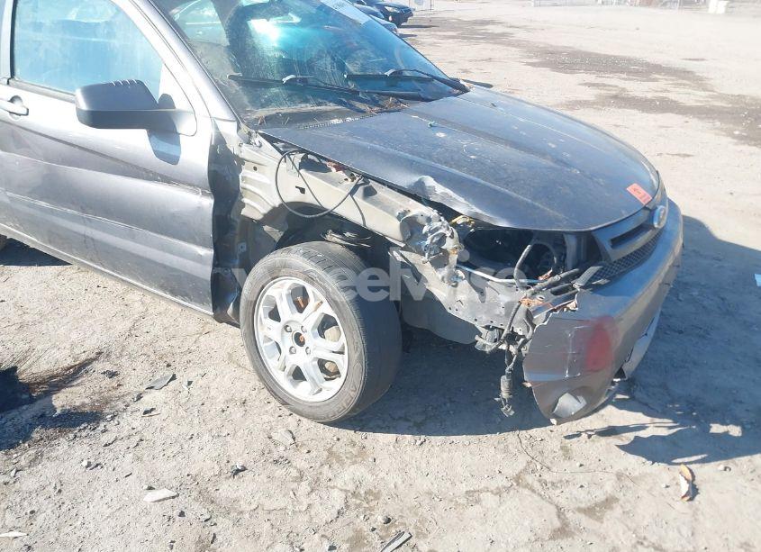 Photo 6 of 2010 Ford Focus SE (VIN 1FAHP3CN9AW116261)