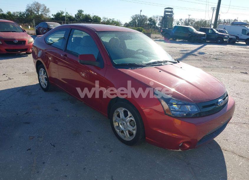 2010 Ford Focus SE (VIN 1FAHP3CN9AW118737) main photo