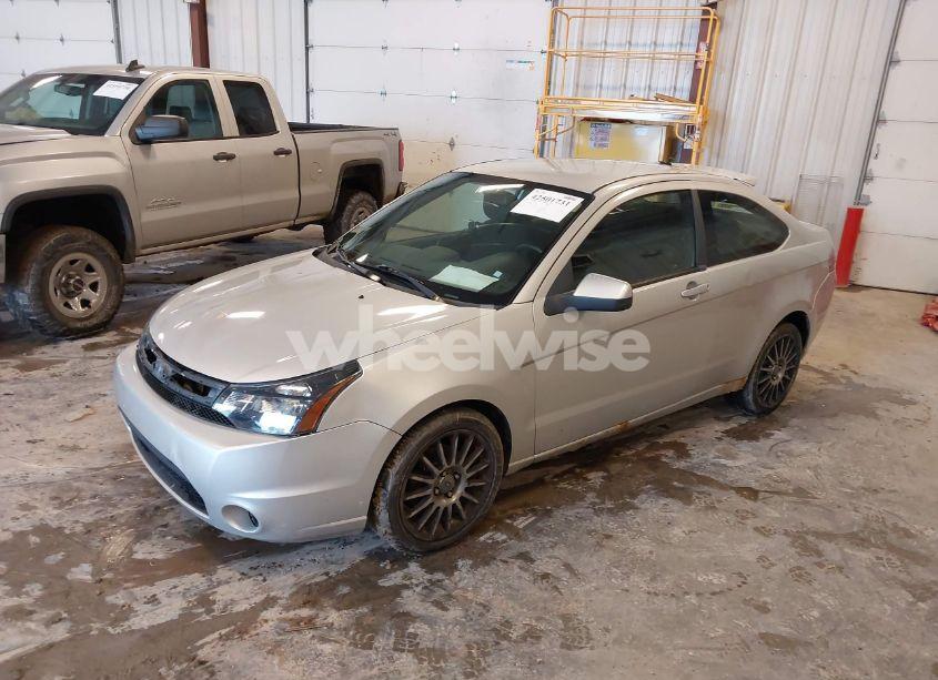 Photo 2 of 2010 Ford Focus SES (VIN 1FAHP3DN1AW251314)