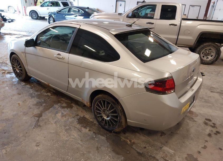 Photo 3 of 2010 Ford Focus SES (VIN 1FAHP3DN1AW251314)