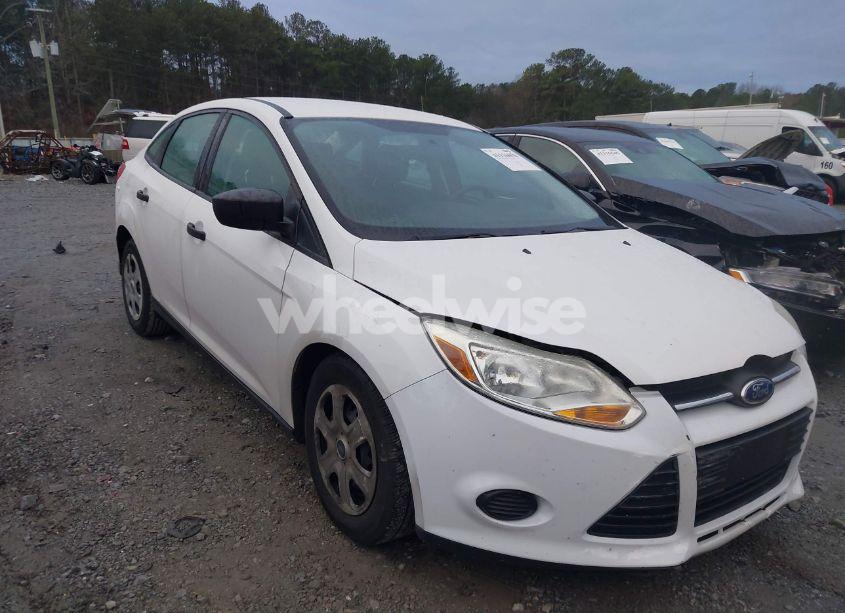 2012 Ford Focus S (VIN 1FAHP3E21CL318289) main photo