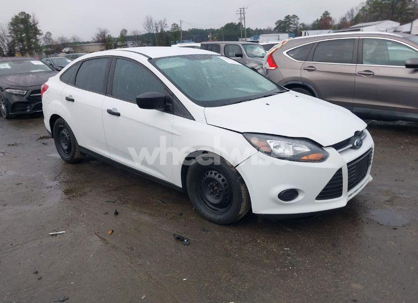 2012 Ford Focus S (VIN 1FAHP3E22CL433824) main photo