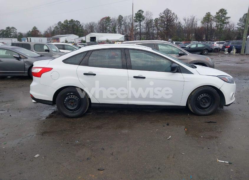 Photo 13 of 2012 Ford Focus S (VIN 1FAHP3E22CL433824)