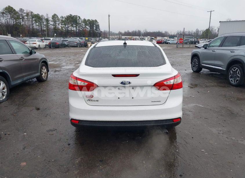 Photo 16 of 2012 Ford Focus S (VIN 1FAHP3E22CL433824)