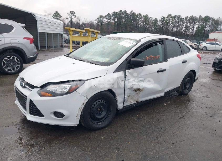 Photo 2 of 2012 Ford Focus S (VIN 1FAHP3E22CL433824)