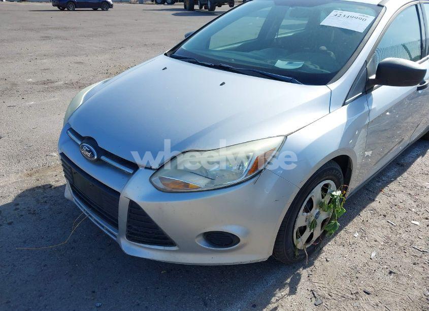 Photo 6 of 2012 Ford Focus S (VIN 1FAHP3E23CL255907)
