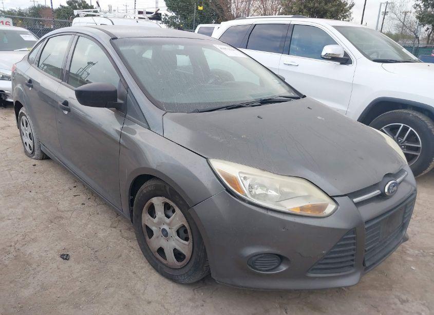 2012 Ford Focus S (VIN 1FAHP3E23CL320593) main photo