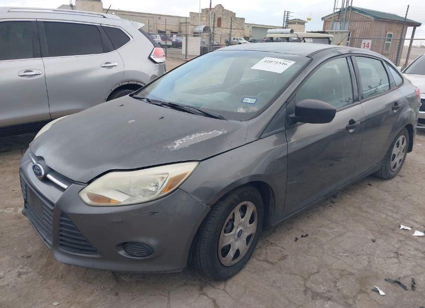 Photo 2 of 2012 Ford Focus S (VIN 1FAHP3E23CL320593)