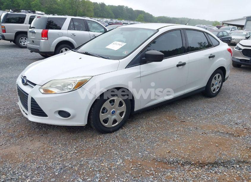 Photo 2 of 2012 Ford Focus S (VIN 1FAHP3E24CL215948)