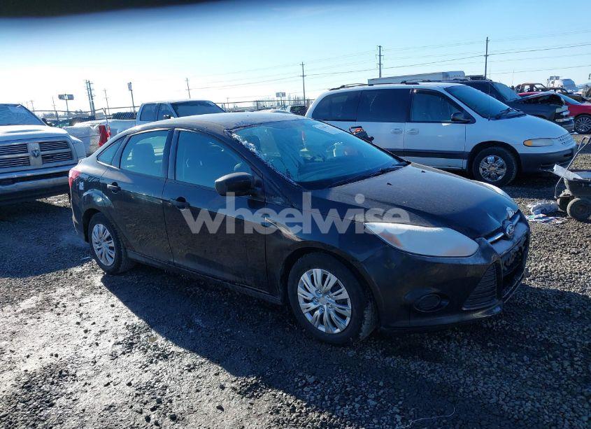 2012 Ford Focus S (VIN 1FAHP3E24CL451838) main photo