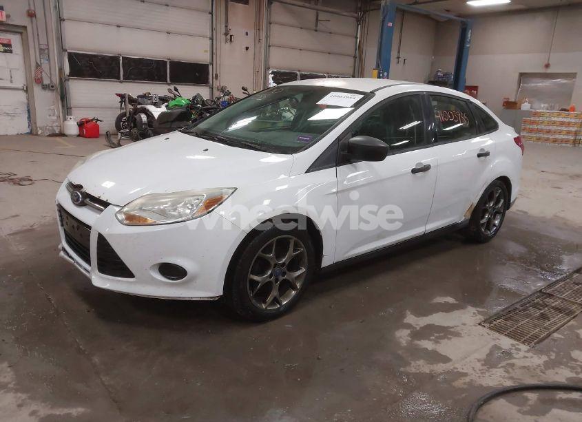 Photo 2 of 2012 Ford Focus S (VIN 1FAHP3E25CL229373)
