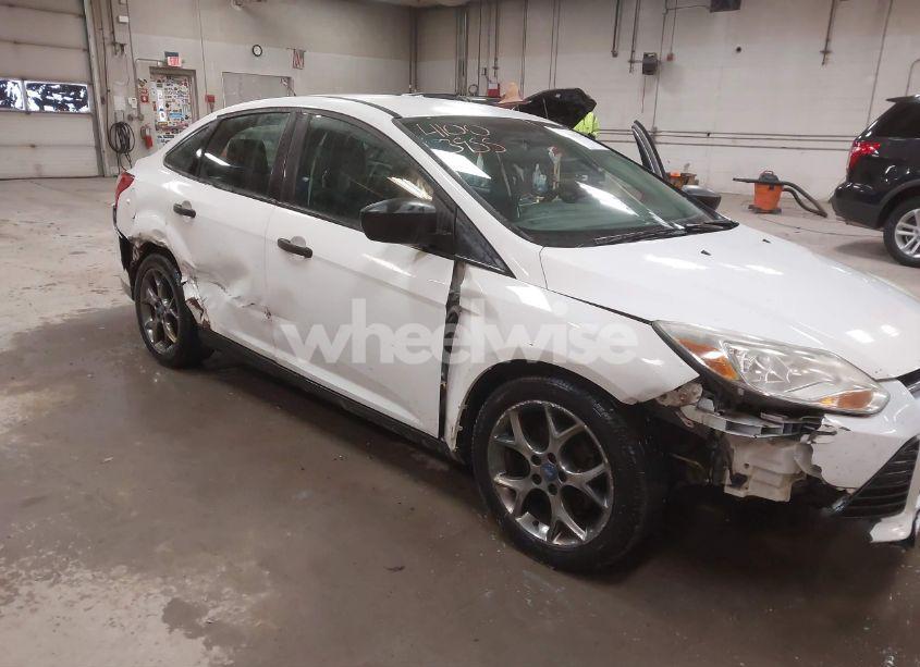 Photo 6 of 2012 Ford Focus S (VIN 1FAHP3E25CL229373)