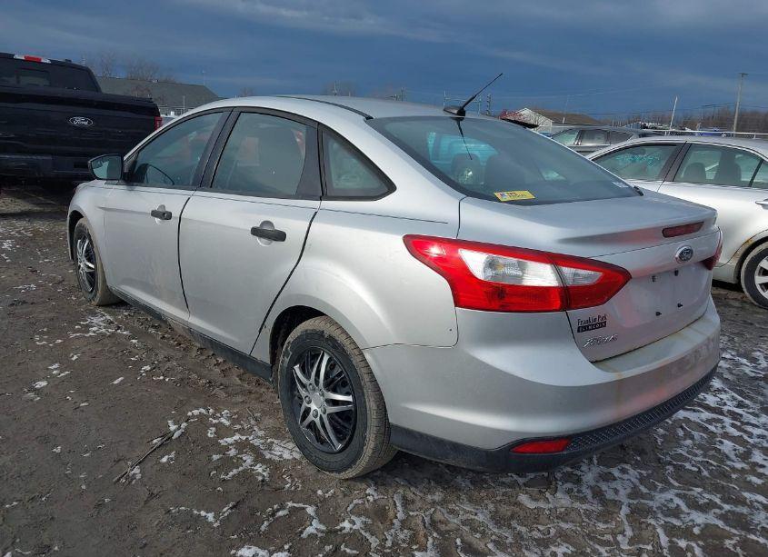 Photo 3 of 2012 Ford Focus S (VIN 1FAHP3E25CL234671)