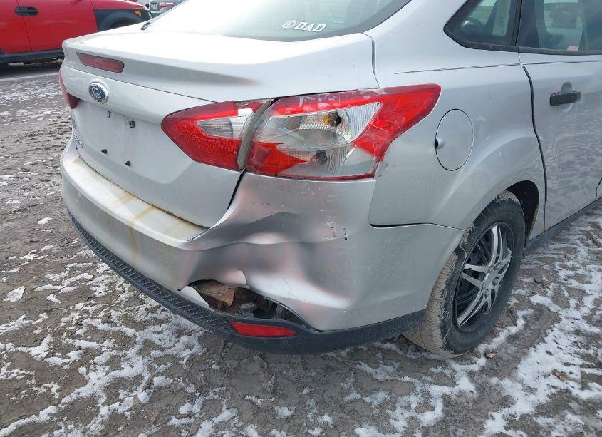 Photo 6 of 2012 Ford Focus S (VIN 1FAHP3E25CL234671)