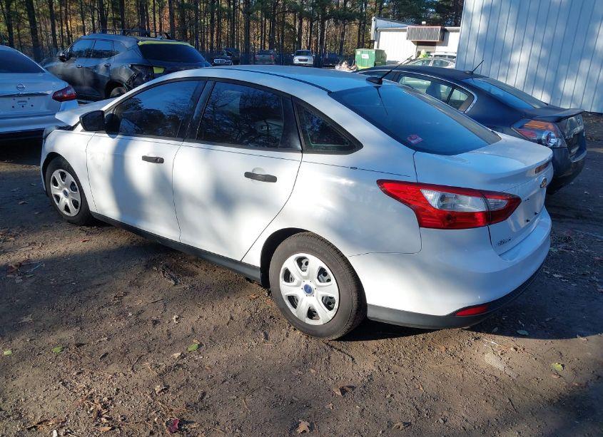 Photo 3 of 2012 Ford Focus S (VIN 1FAHP3E25CL281909)