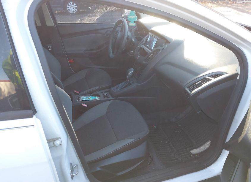 Photo 5 of 2012 Ford Focus S (VIN 1FAHP3E25CL281909)