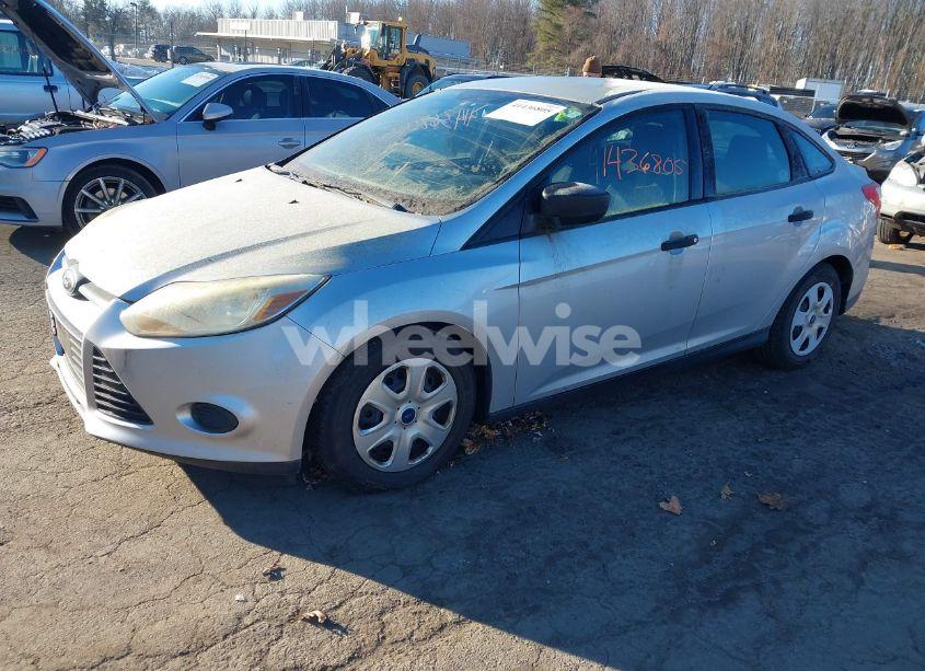 Photo 2 of 2012 Ford Focus S (VIN 1FAHP3E25CL394050)