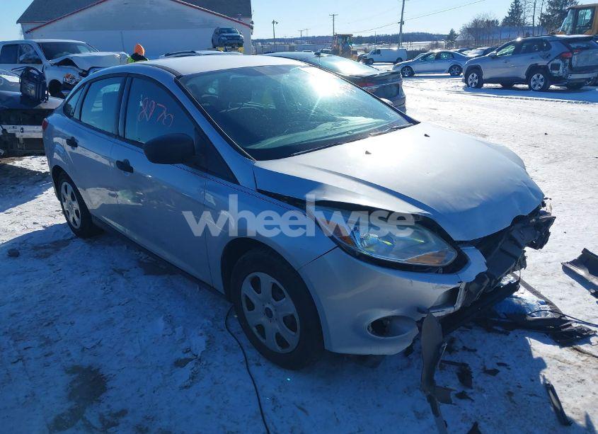 2012 Ford Focus S (VIN 1FAHP3E25CL432876) main photo
