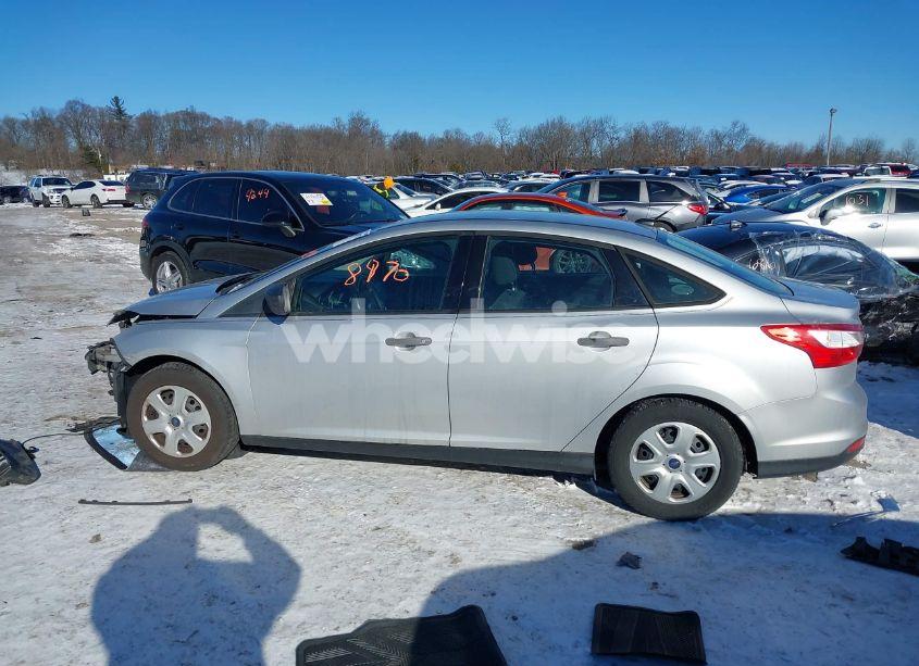 Photo 14 of 2012 Ford Focus S (VIN 1FAHP3E25CL432876)