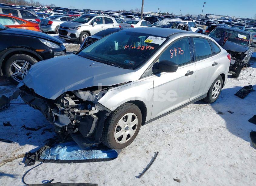 Photo 2 of 2012 Ford Focus S (VIN 1FAHP3E25CL432876)