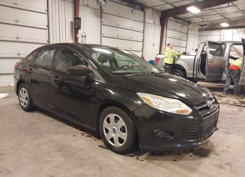 2012 Ford Focus S (VIN 1FAHP3E26CL114359) main photo
