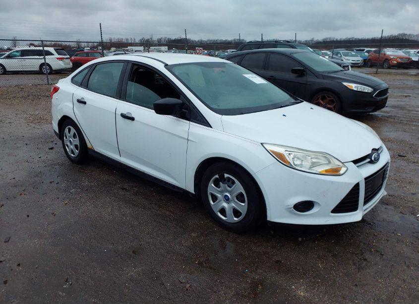 2012 Ford Focus S (VIN 1FAHP3E26CL232699) main photo