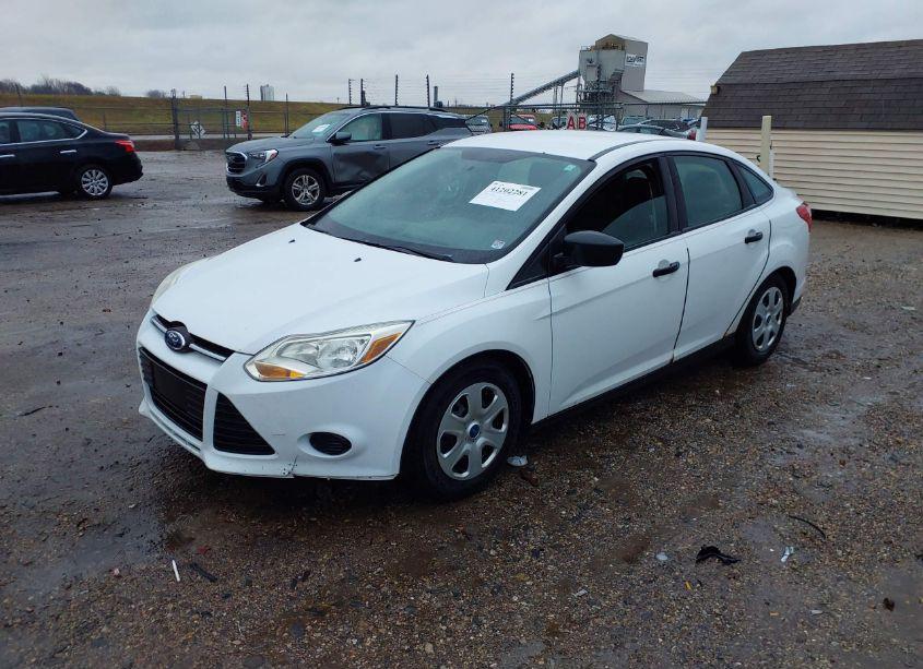 Photo 2 of 2012 Ford Focus S (VIN 1FAHP3E26CL232699)