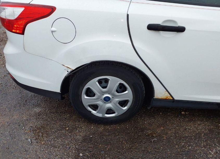 Photo 6 of 2012 Ford Focus S (VIN 1FAHP3E26CL232699)