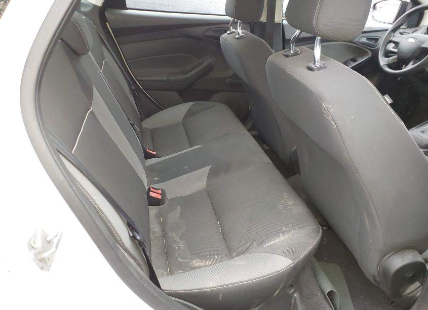 Photo 8 of 2012 Ford Focus S (VIN 1FAHP3E26CL232699)