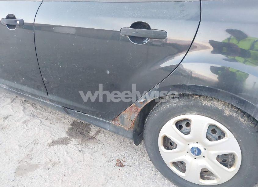 Photo 6 of 2012 Ford Focus S (VIN 1FAHP3E27CL134099)